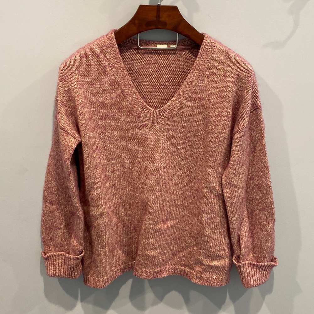 GAP pink white and gold v neck sweater